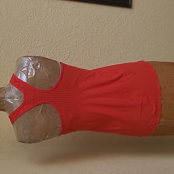 SWEATY BETTY Red Breeze Running Tank Size XS - Picture 4 of 8